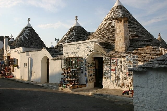Alberobello7_YesPuglia l'enoteca online più innovativa di puglia_vacanze in Puglia_Otranto_Ostuni_Lecce_Bari_Brindisi_Foggia_Gargano